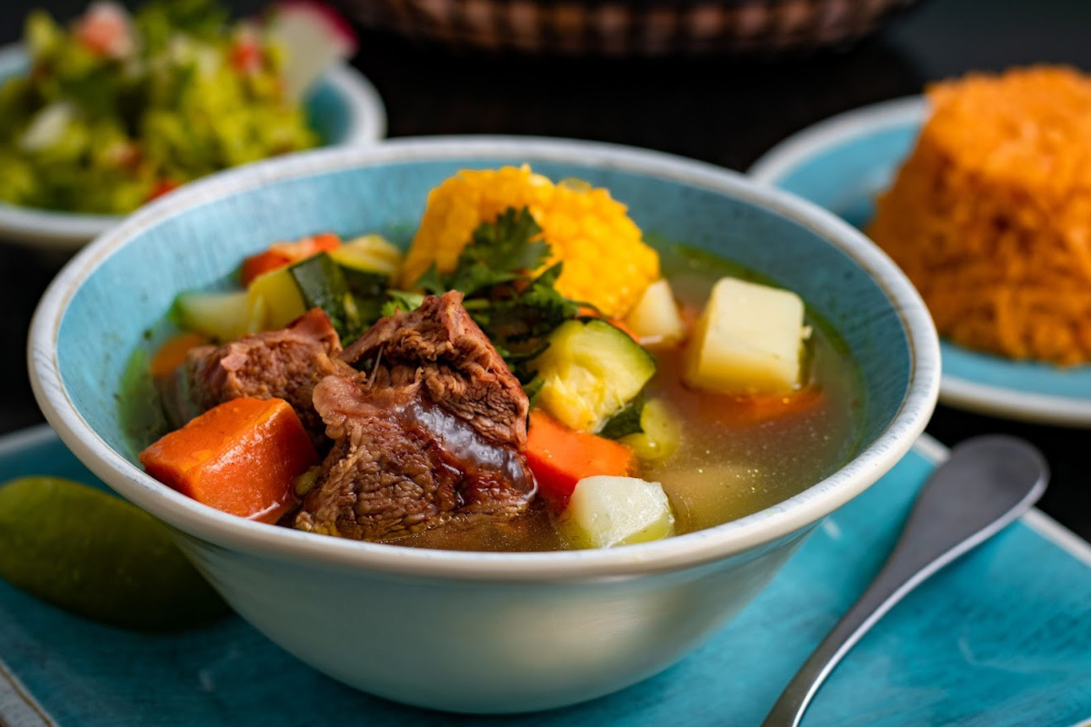 Soup with meat and vegetables